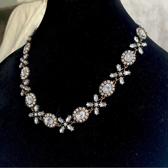 Beautiful Crystal Floral Statement Necklace - Picture 1 of 9